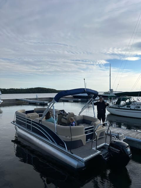 sister-bay-25-pontoon-rental