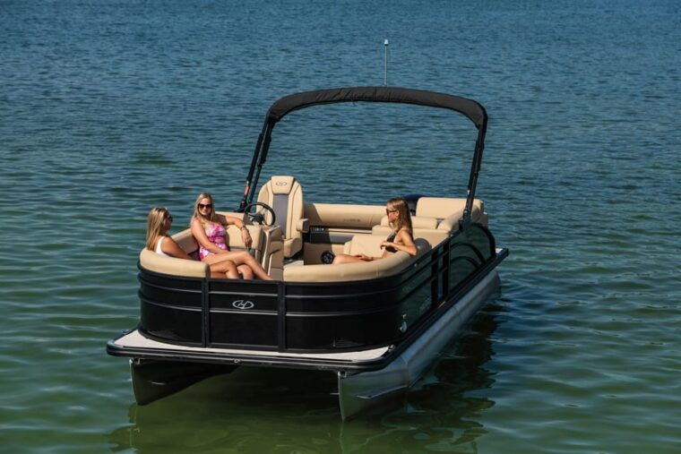 sister-bay-25-pontoon-rental