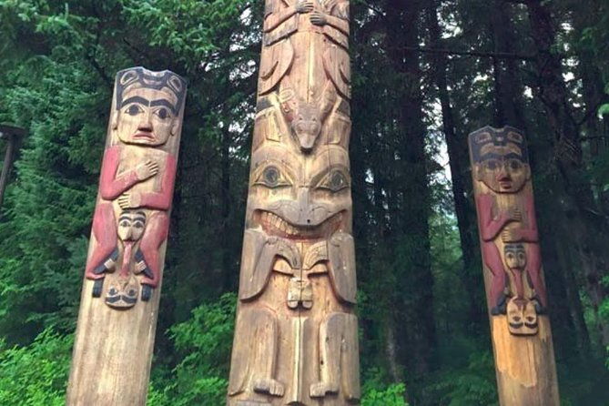 sitka-shore-excursion-bears-raptor-center-totem-park-tour-small-group