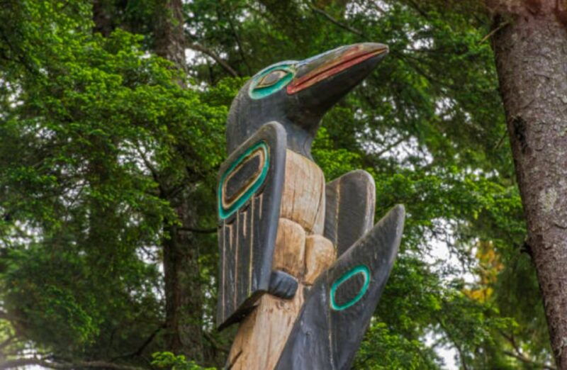 sitka-totem-poles-raptor-centre-fortress-of-bears-tour