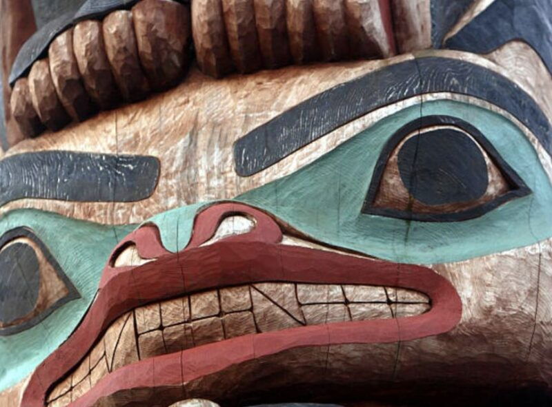 sitka-totem-poles-raptor-centre-fortress-of-bears-tour