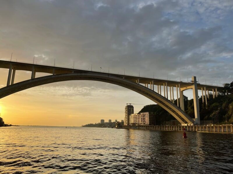 six-bridges-yacht-cruise-on-the-douro-river-in-porto