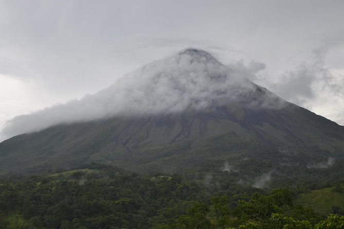 sjo-private-transfer-to-arenal-or-la-fortuna-up-to-5-people-one-way