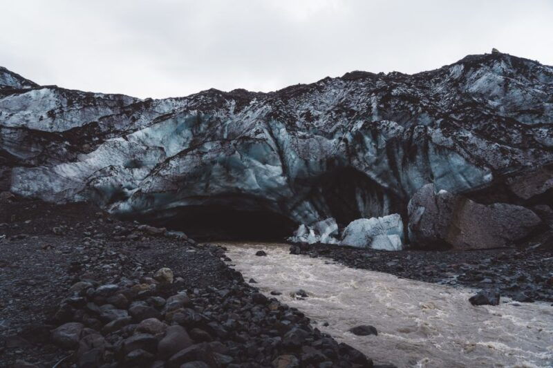 skaftafell-4h-glacier-hike-expert-guides-small-groups