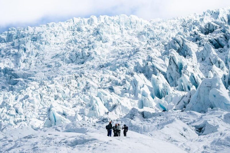 skaftafell-blue-ice-cave-glacier-hike-on-vatnajokull