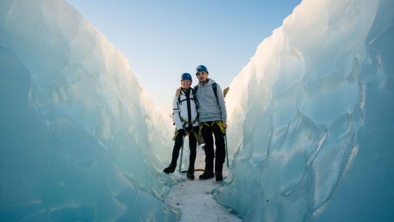 skaftafell-blue-ice-cave-glacier-hike-on-vatnajokull