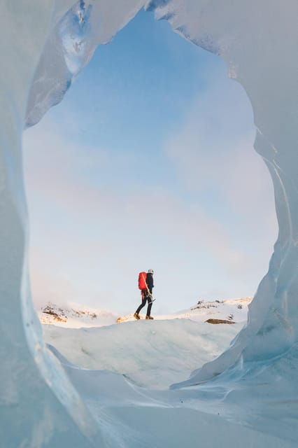 skaftafell-blue-ice-cave-glacier-hike-on-vatnajokull