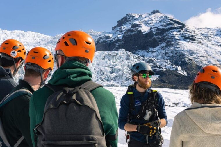 skaftafell-blue-ice-cave-glacier-hike-on-vatnajokull