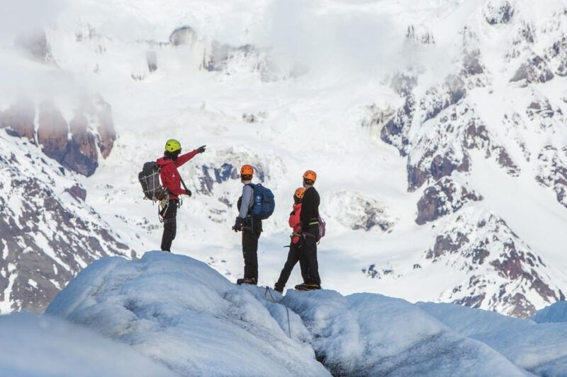 skaftafell-blue-ice-experience-easy-glacier-hike