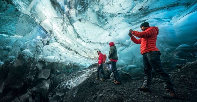 skaftafell-ice-cave-experience