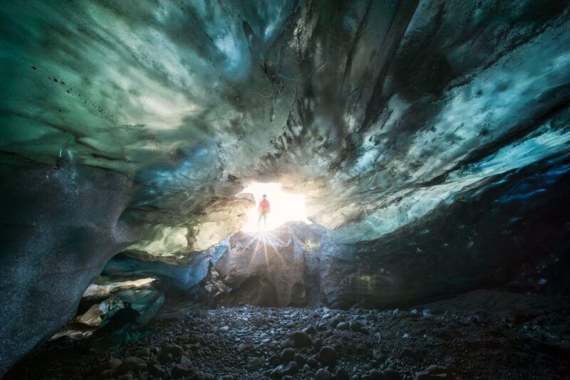 skaftafell-ice-cave-experience