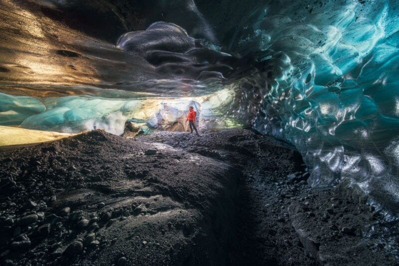 skaftafell-ice-cave-experience