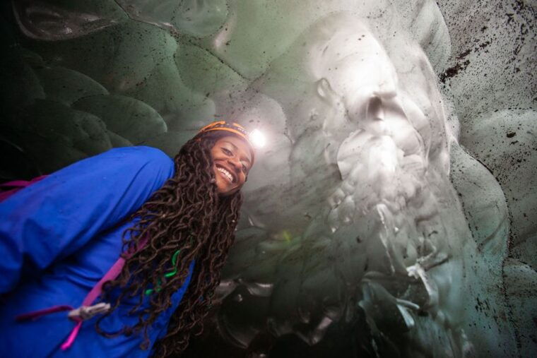 skaftafell-ice-cave-experience