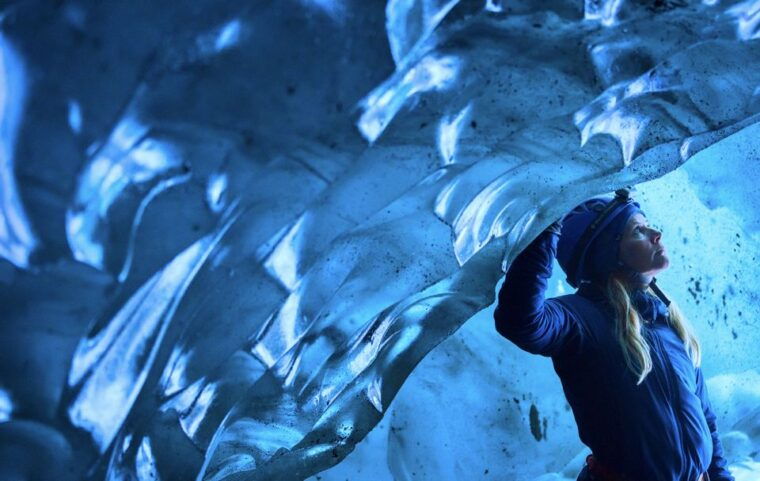 skaftafell-ice-cave-tour-and-glacier-hike