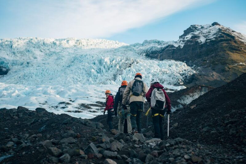 skaftafell-small-group-glacier-hike-on-vatnajokull-easy