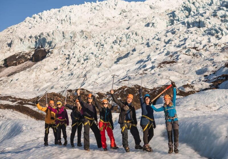 skaftafell-small-group-glacier-hike-on-vatnajokull-easy
