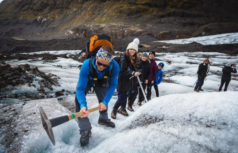 skaftafell-small-group-glacier-hike-on-vatnajokull-easy