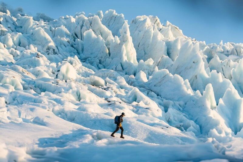 skaftafell-small-group-vatnajokull-glacier-hike-moderate