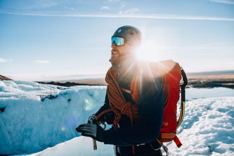 skaftafell-small-group-vatnajokull-glacier-hike-moderate