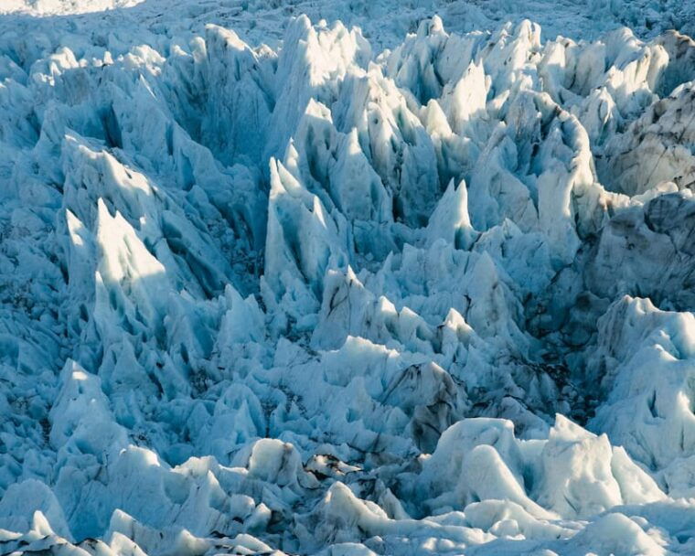 skaftafell-small-group-vatnajokull-glacier-hike-moderate