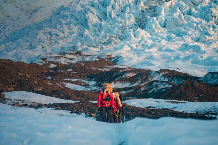 skaftafell-small-group-vatnajokull-glacier-hike-moderate