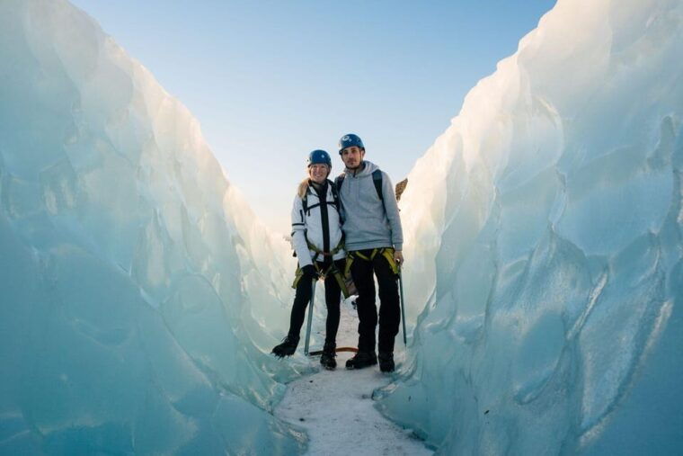 skaftafell-small-group-vatnajokull-glacier-hike-moderate