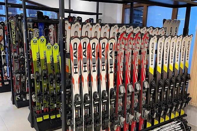 ski-and-snowboard-equipment-in-banskobulgaria