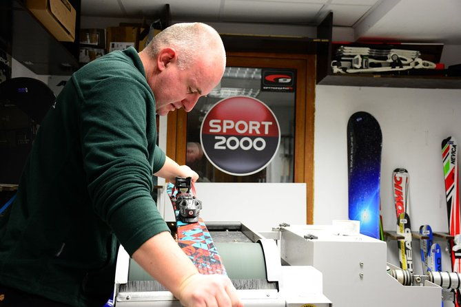 ski-and-snowboard-equipment-servicing-in-bansko