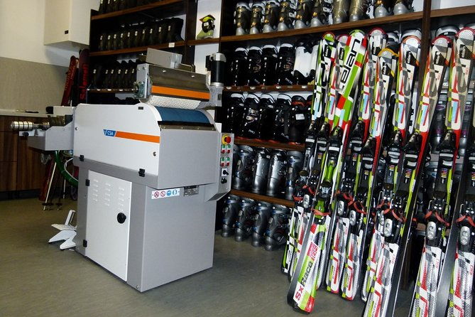 ski-and-snowboard-equipment-servicing-in-bansko