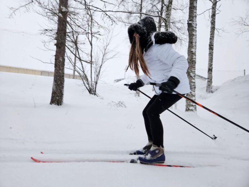 ski-or-snowshoe-rental-in-sea-lapland