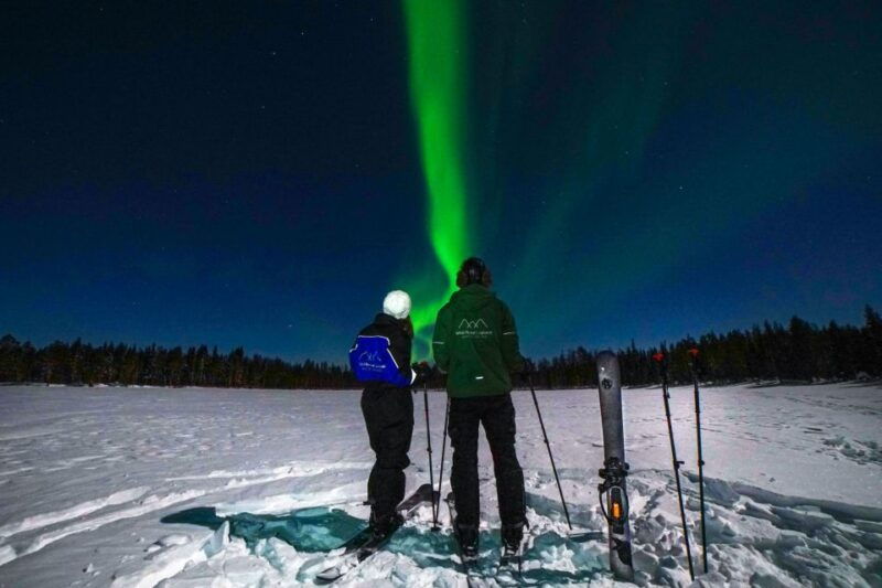 ski-trekking-under-the-northern-lights-2