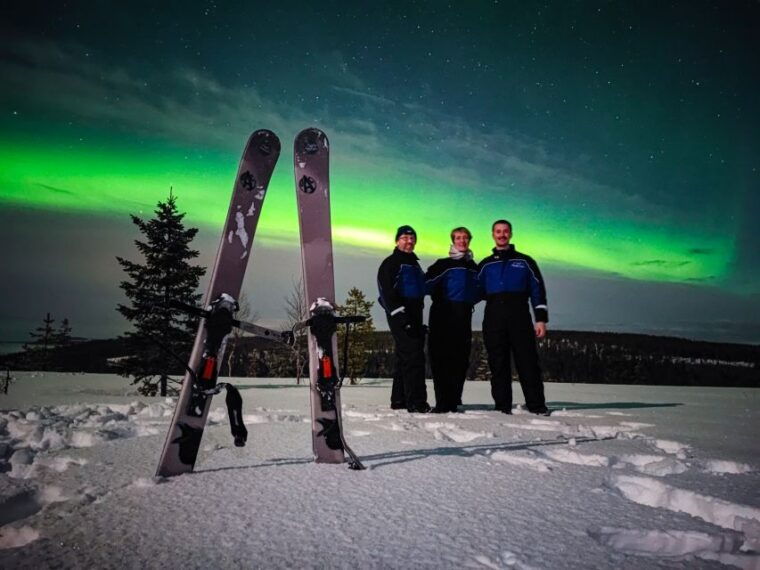 ski-trekking-under-the-northern-lights-2