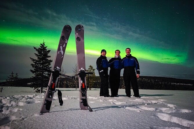 ski-trekking-under-the-northern-lights