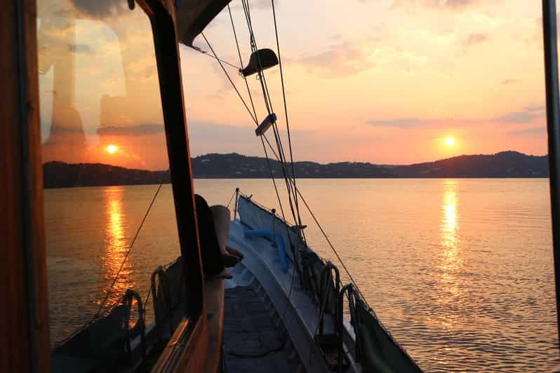 skiathos-boat-cruise-with-dinner-sunset-viewing