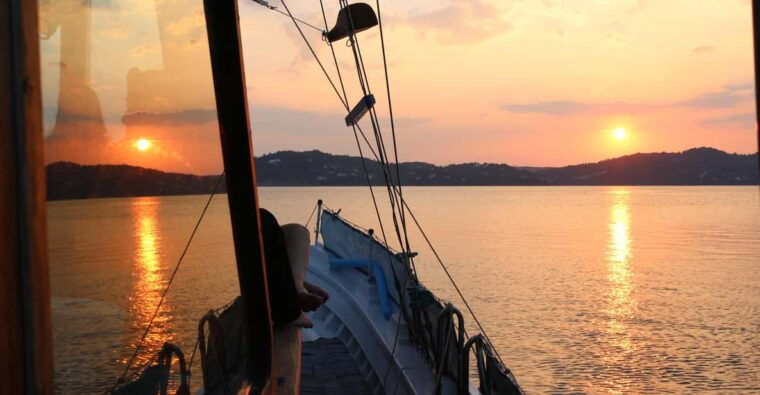 skiathos-boat-cruise-with-dinner-sunset-viewing