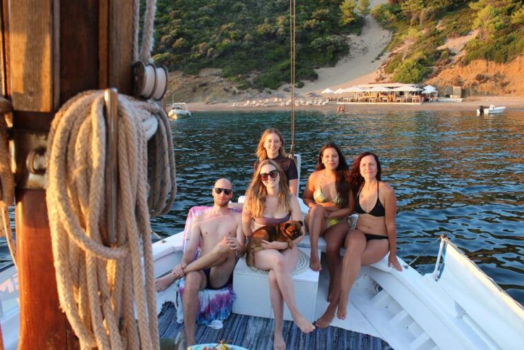 skiathos-boat-cruise-with-dinner-sunset-viewing