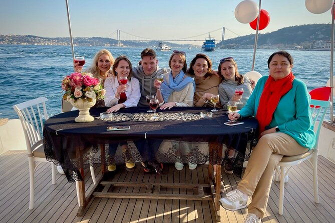 skip-line-old-town-tour-with-bosphorus-yacht-ride