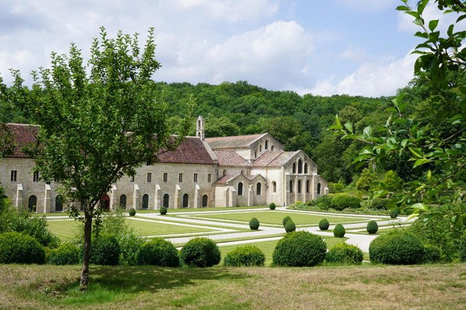 skip-the-line-abbaye-de-fontenay-admission-ticket