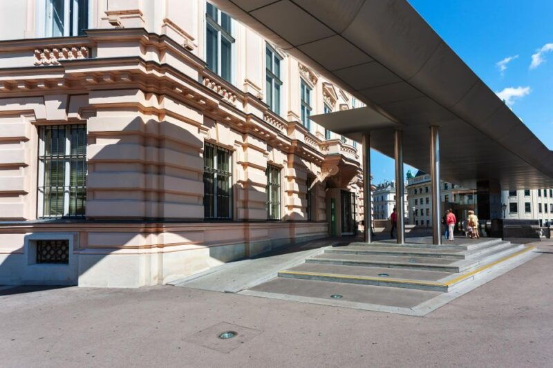skip-the-line-albertina-palace-museum-vienna-private-tour-2