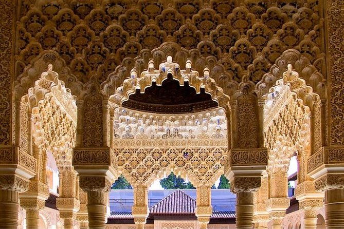 skip-the-line-alhambra-palace-and-generalife-gardens-private-guided-tour