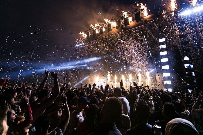 skip-the-line-at-vegas-clubs-with-a-party-bus-2