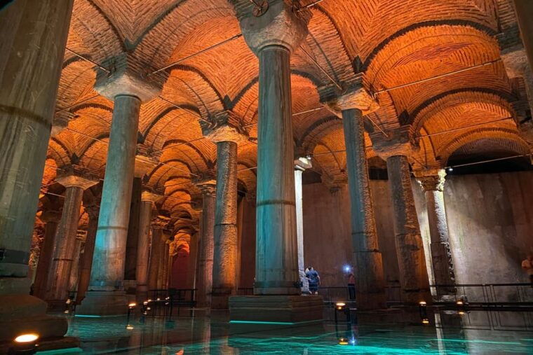 skip-the-line-basilica-cistern-hagia-sophia-istanbul-tour