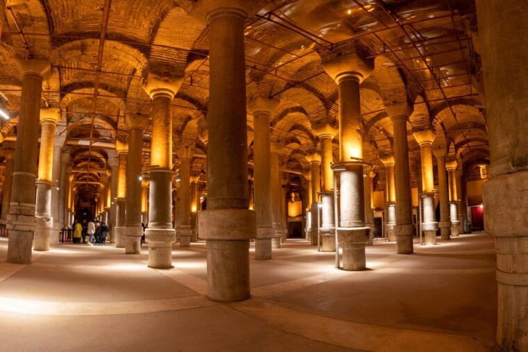 skip-the-line-basilica-cistern-hagia-sophia-istanbul-tour