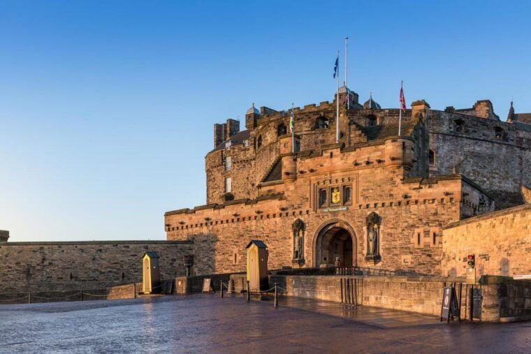 skip-the-line-edinburgh-castle-with-old-town-walking-tour