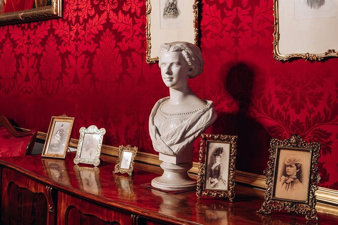 skip-the-line-empress-sisi-museum-hofburg-gardens-tour-2