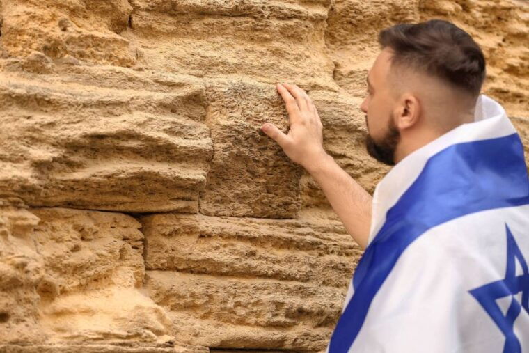 skip-the-line-great-synagogue-and-jewish-museum-private-tour-2