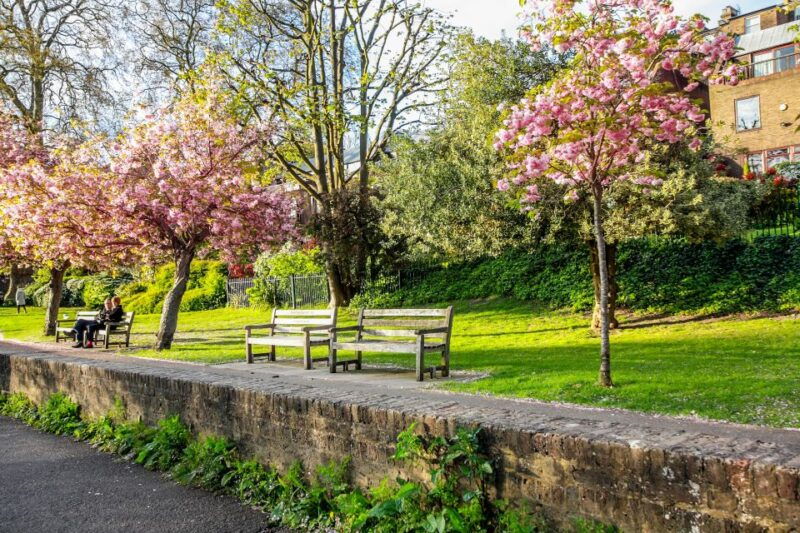 skip-the-line-hampton-court-palace-from-london-by-car