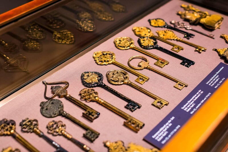 skip-the-line-imperial-treasury-vienna-private-guided-tour