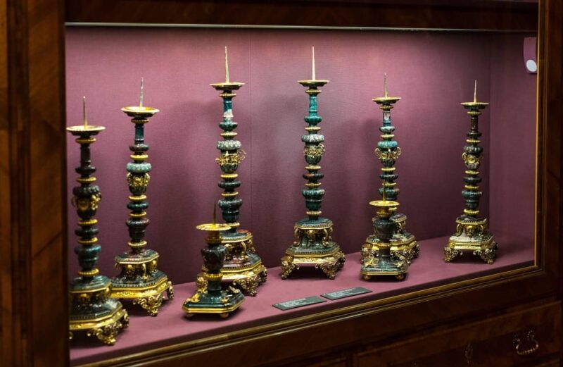 skip-the-line-imperial-treasury-vienna-private-guided-tour