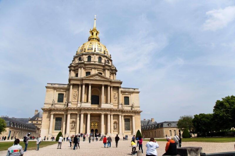 skip-the-line-les-invalides-army-museum-paris-private-tour